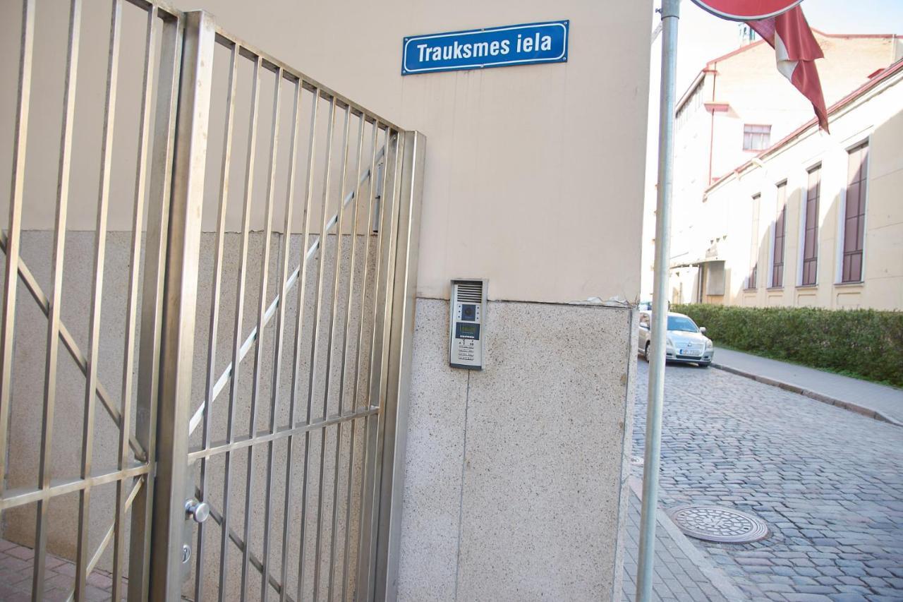 Studio Apartment In The Heart Of Riga Old Town Ngoại thất bức ảnh